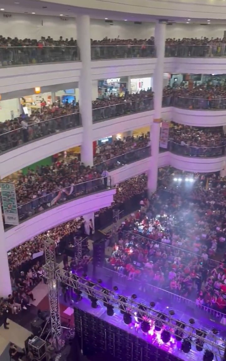 aomsdbr's tweet photo. BINI Mall Show Crowds Through the Years (2024–2026)🌸🤙🏻

04-14-24 : Market! Market! (8,000+)
04-20-24 : Robinsons Antipolo (6,000+)
10-26-25 : SM City Davao (8,000+)
02-15-26 : Robinsons Manila (4,000+)

BINI VDAY KILIGAN FEST

#FeelTheLoveWithBINI
#BINI_KiliganFest #BINI https://t.co/0U0yu4m7Fv