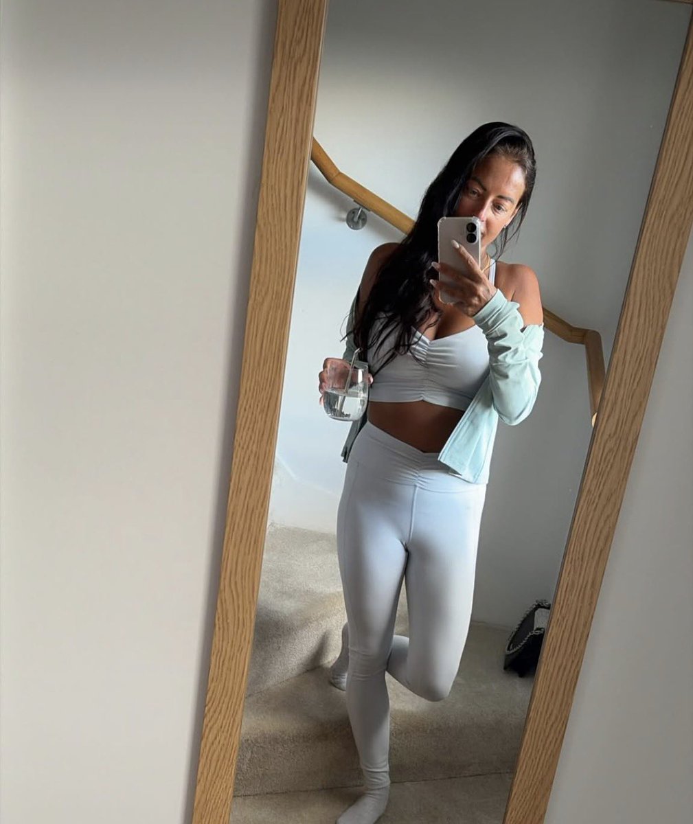 Amy Barton tweet media