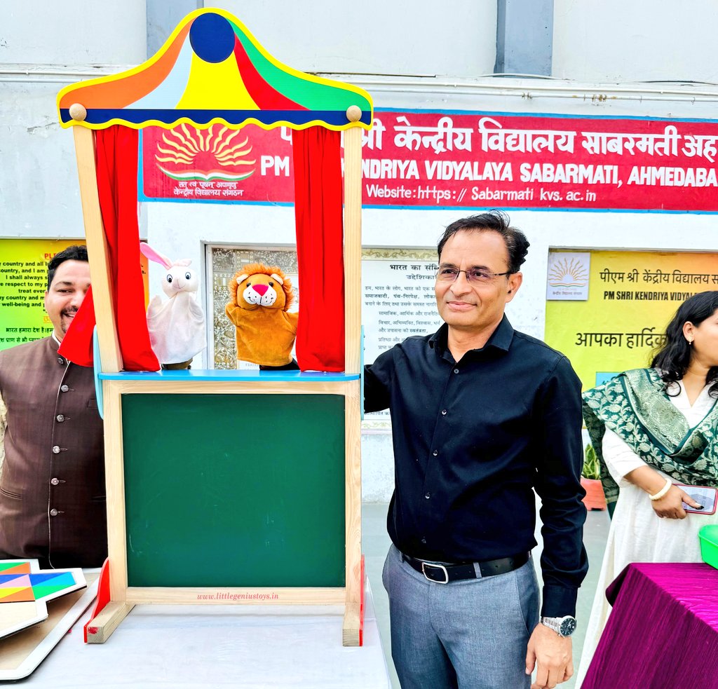 KSabarmati's tweet photo. Celebration of Baal Mela at PM SHRI KV Sabarmati under PM SHRI scheme, piller VI- community participation.
#PMSHRI #बालमेला #community_participation #KVS
@EduMinOfIndia @KVS_HQ @drmadiwr @AhmedabadRo @cbseindia29 @PIB_India @PIBAhmedabad @PIBHindi
1/n https://t.co/xCDnhGAyXn