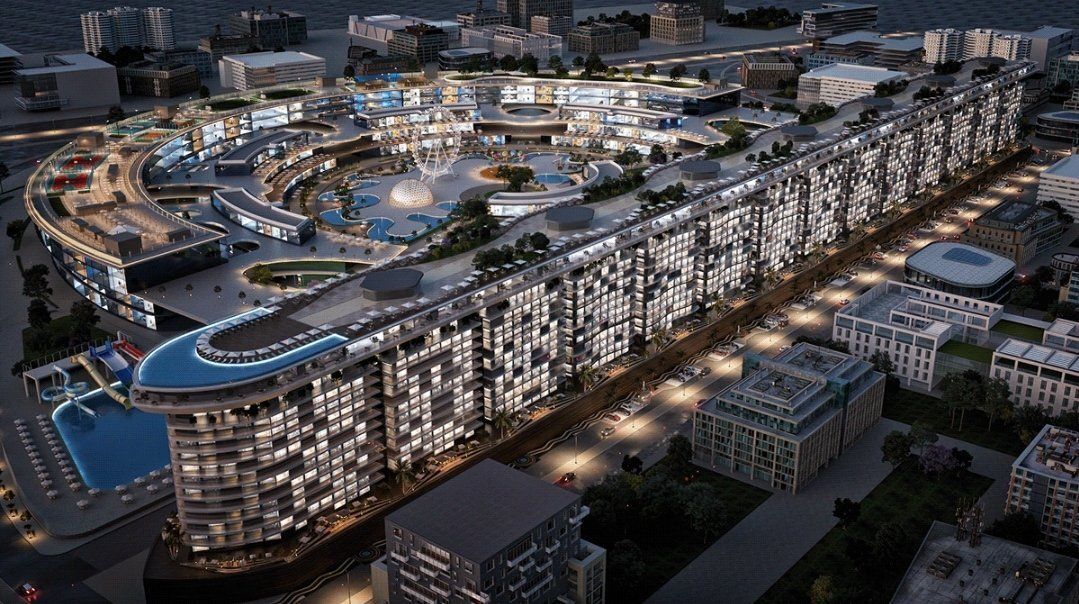 يشهد مشروع العثيم بارك على طريق الملك فهد غرب #الدمام مراحل متقدمة من التشطيبات، مع اقتراب تشغيل مكوناته الرئيسية. يمتد المشروع على مساحة واسعة ويضم مركز تسوق حديث، وأبراجًا سكنية وفندقية، إلى جانب مناطق ترفيه ومطاعم ومرافق خدمية متكاملة، باستثمارات تبلغ 1.6 مليار ريال.