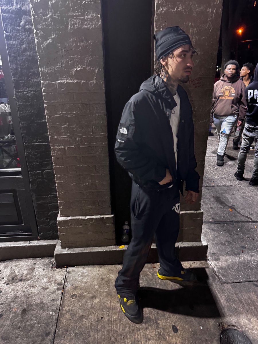 White (@gwhiiite) on Twitter photo 