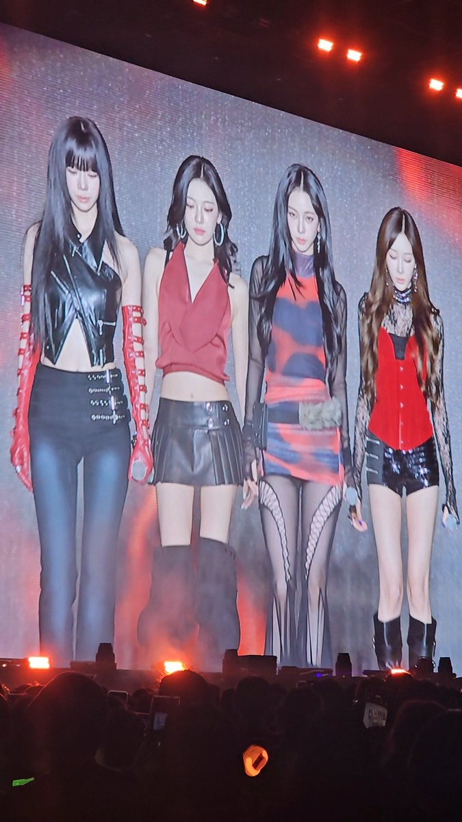 กรี้ดดดดดดด น้องเอส!! น้องหนาวผมยาว 😭😭😭 #SMTOWNLIVE2025_26_BANGKOK