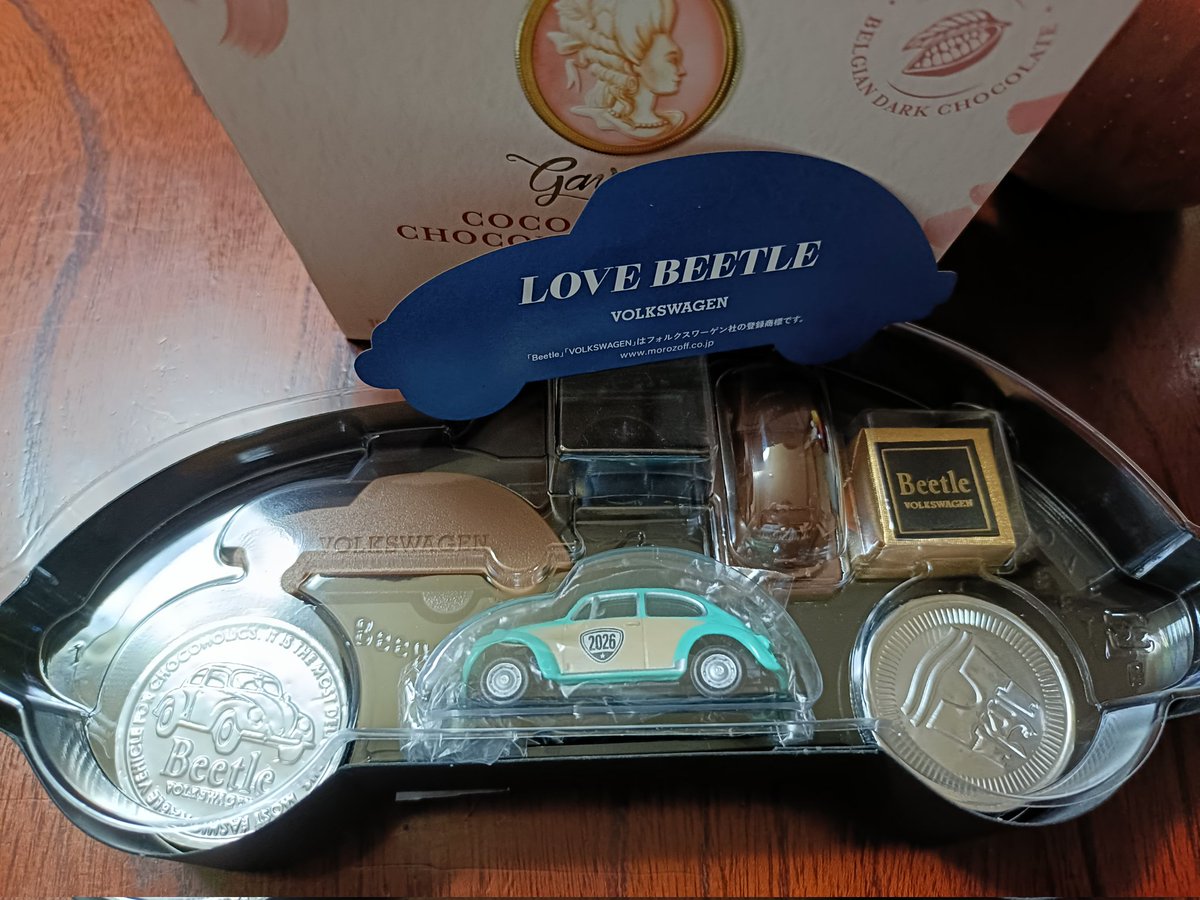 ricebird1024's tweet photo. 車好きな人が喜ぶかな💓
#バレンタインデー
#LoveBeetle 
#チョコレート https://t.co/QoBtDhdz9t