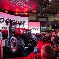 CNHIndustrial's tweet image. Red stands for passion, performance and the people who keep our world moving.
There’s nothing like @Case_IH red.

#CaseIH #RedPower