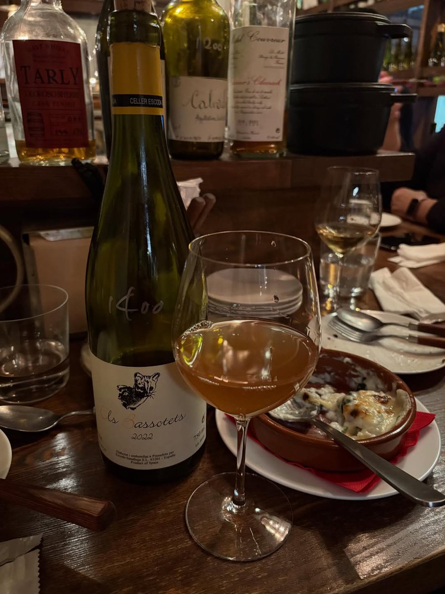 Turbaboy's tweet photo. .
美味しいワインと美味しいご飯とノンストップ近況報告サイコ⤴︎🍷✨ https://t.co/9ZkhIFZjZ1