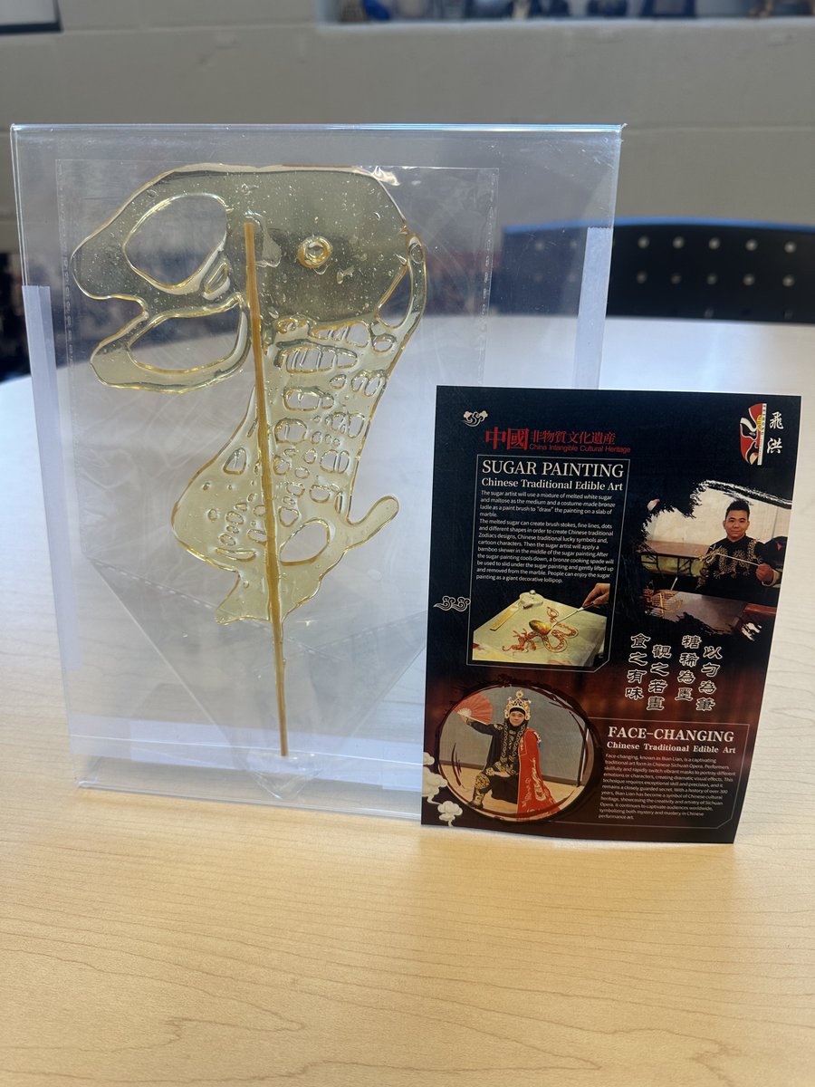 lim314159's tweet photo. My school hosted York Region District School Board’s Chinese Heritage Month event. Incredible array of activities. Sugar Painting—30 minute wait—artist used hot liquid sugar, once cooled, removed from hotplate and put on stick. Mine not eaten—hopefully display will last! https://t.co/J02xpaWU7k
