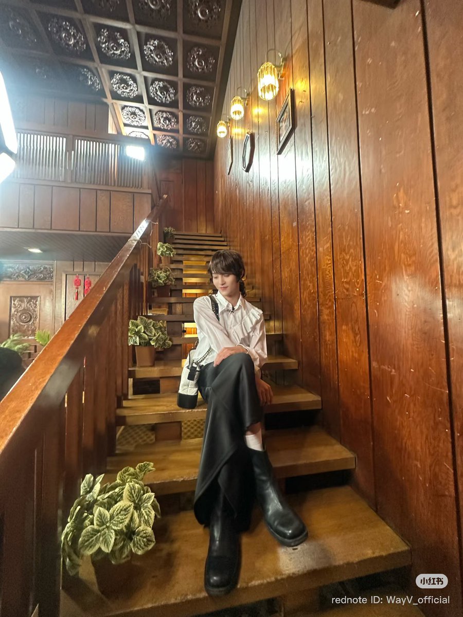 WayV Xiaohongshu updated Yangyang 

“Reborn as a rich young lady”