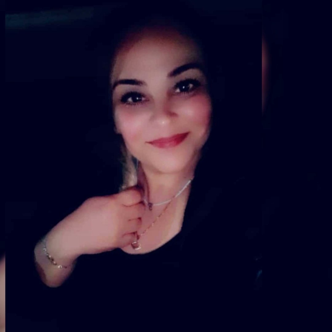 27serappyakamoz's tweet photo. Bu #hayatta beLki de yaptığım en iyi şey oLduğum gibi görünmekti. 
#MutLuysam en büyüğünden güLdüm, 
#öfkeLiysem en ihtişamLısından küfrettim, 
sevdiysem en kuvvetLisinden bağLandım, 
#özLediysem söyLemekten çekinmedim. 
Beni nasıL #hatırLadığınız da sizin #sorununuz...🍷✌️ https://t.co/S7CuuRJjBi