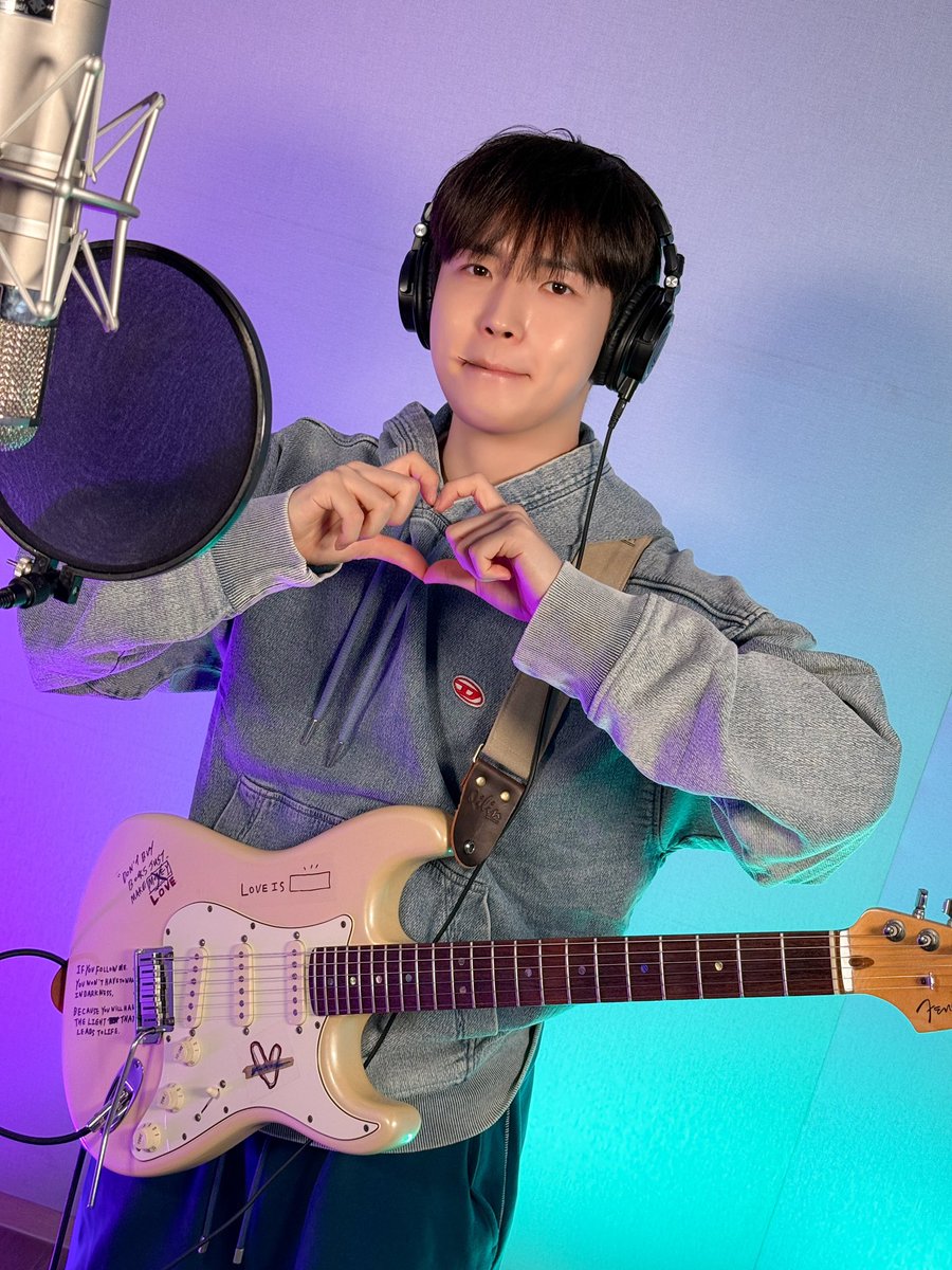 이 사진의 모든 부분이 다 좋음 ㅜㅜ🥹🥹🎸🎸🫶🏻🫶🏻🫶🏻🫶🏻