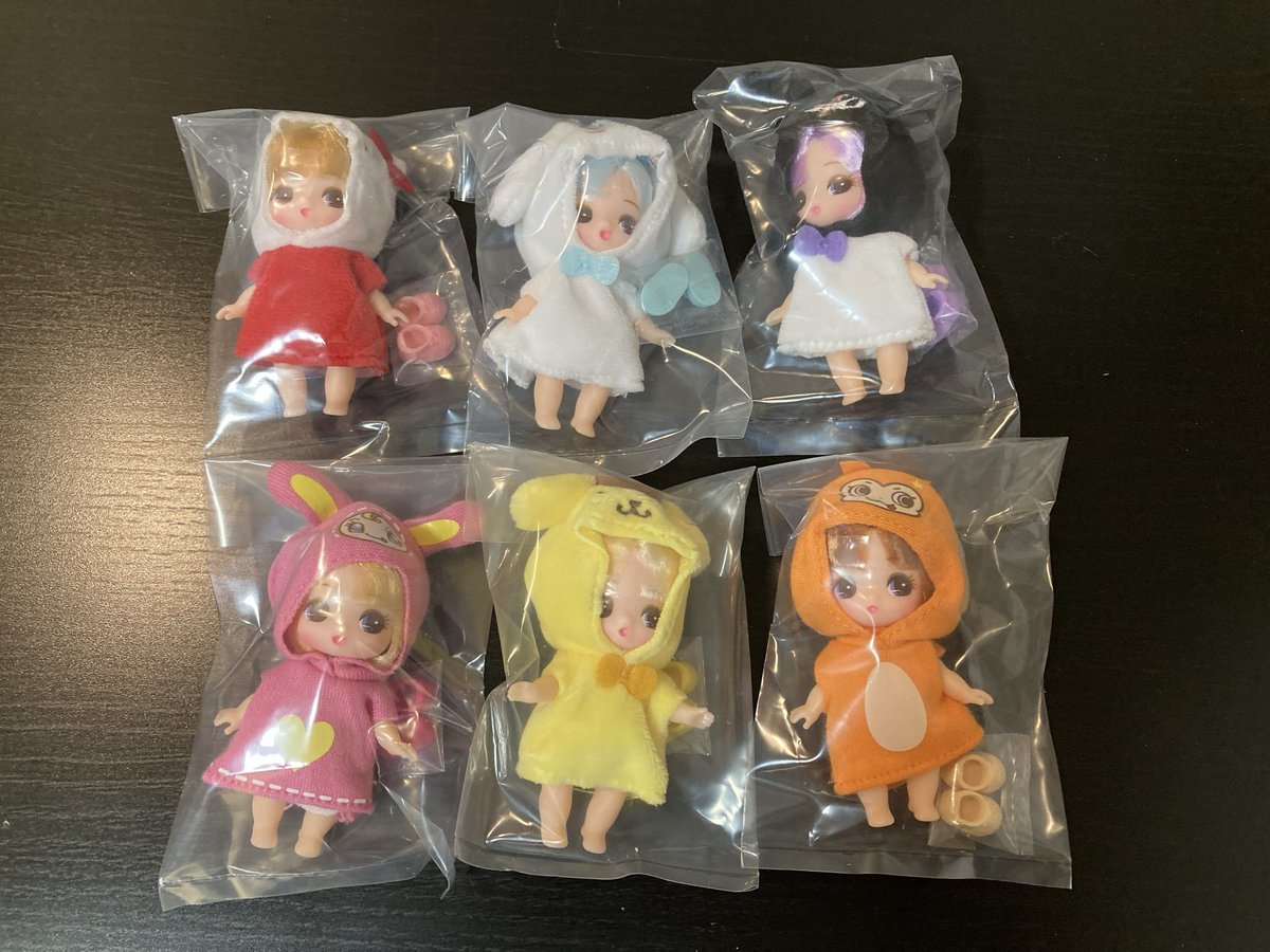 rokuichidoll's tweet photo. ぷちリカちゃんがやって来ました
ちっちゃくて可愛い〜😍

髪色とか靴色は色々あって嬉しい
前髪ぱっつんは1人だけみたい
明日、しみじみ眺めて至福の時間を過ごしたいと思っています🩷 https://t.co/2HRBaZst7w