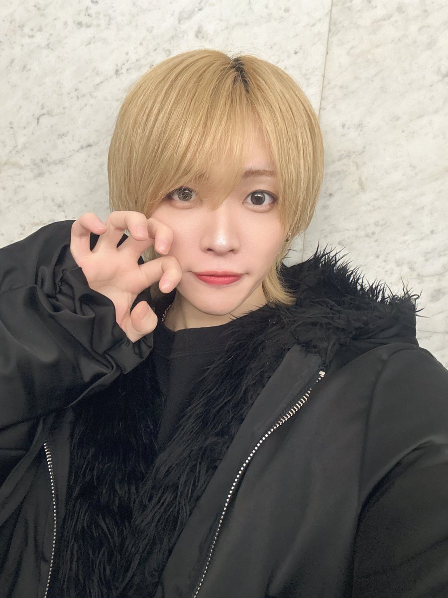 bloomchic_yushi's tweet photo. お気に入りの服ずーーっときちゃう💭 https://t.co/sJgBm7o12T