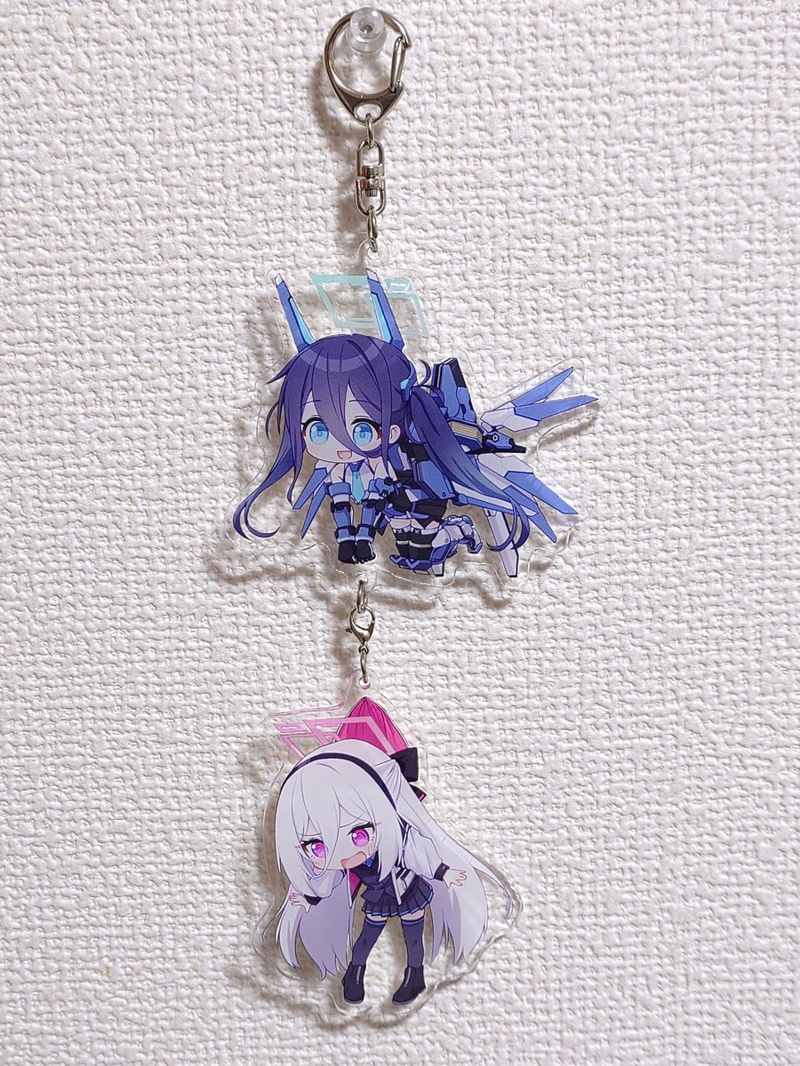 アリスとケイちゃんの連結アクキー届きました！
CC福岡で頒布します！