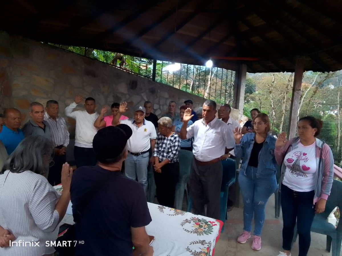 13 Feb | Desde el sector Teresen, Parroquia Teresen del municipio Caripe, se llevó a cabo un conversatorio con los equipos parroquiales. Contamos con la presencia de nuestra Secretaria General Municipal, Nattasha León, quien presidio la juramentación del Comité Parroquial.