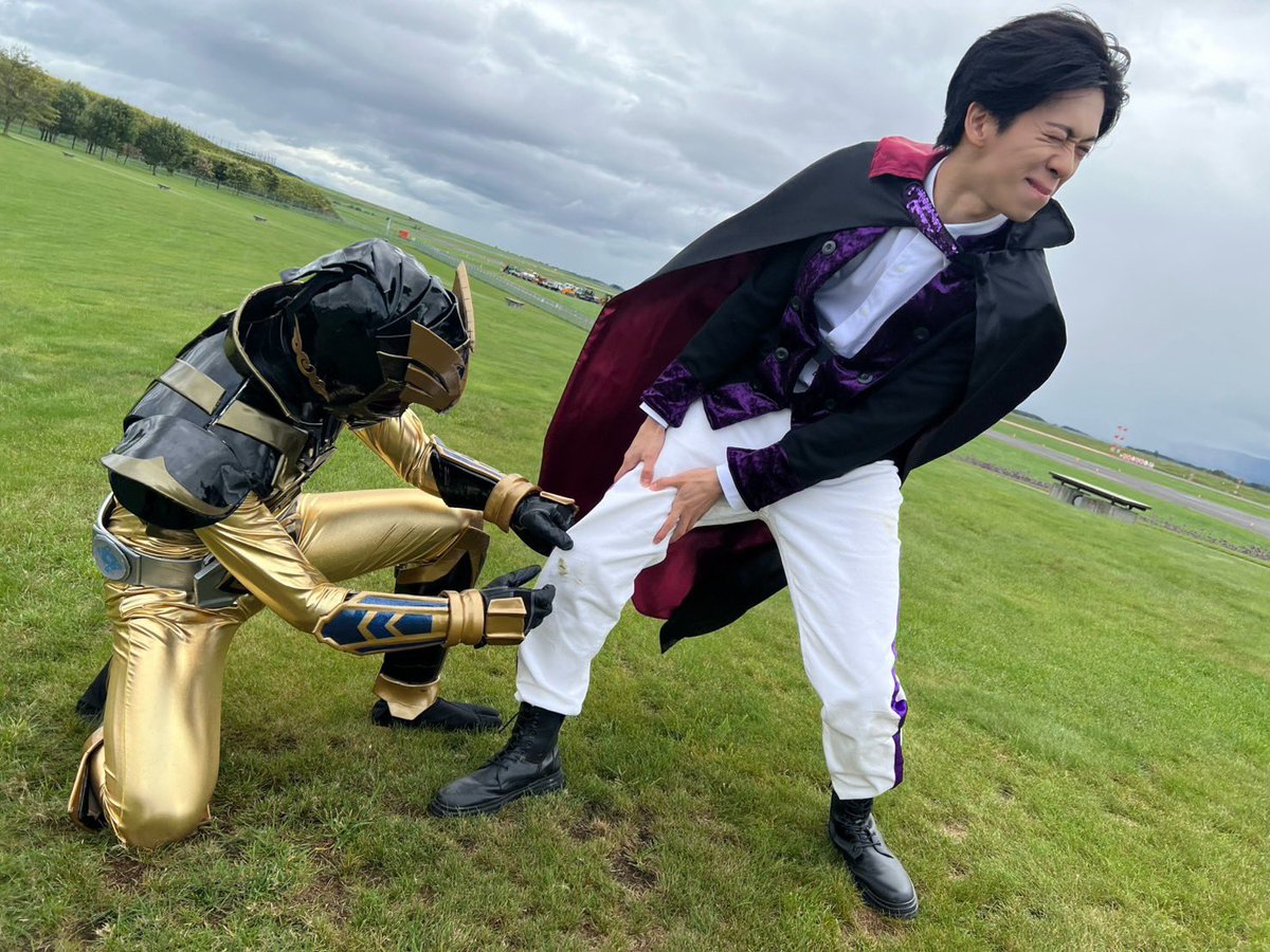 【リョウガノス。からお知らせです】

『RYOGA THE CARD 〜Eternal Moment〜』撮影の裏側を大公開しております。

ということで、35:47あたりのオフショットを撮影チームに撮ってきてもらいました(^o^)  

まだ裏側観てない方はこちらから↓
youtu.be/63e4uJME4U0

#スタッフ1サボってません