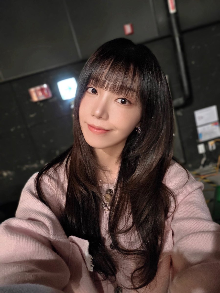 Apink_2011's tweet image. [📸] 

2026.02.14
tvN &amp;lt;#놀라운토요일&amp;gt;

⚠️주의⚠️

'판다를 위한 발렌타인데이 선물은 초콜릿이나 화장품을 추천'이라는 루머가 돌고 있습니다만, 절대 믿지 마세요.

🔻판다가 정말로 원하는 것은🔻

#에이핑크 #Apink 
#RE_LOVE #LoveMeMore
#박초롱 #초롱 #ChoRong 
#윤보미 #보미 #BoMi
#정은지…