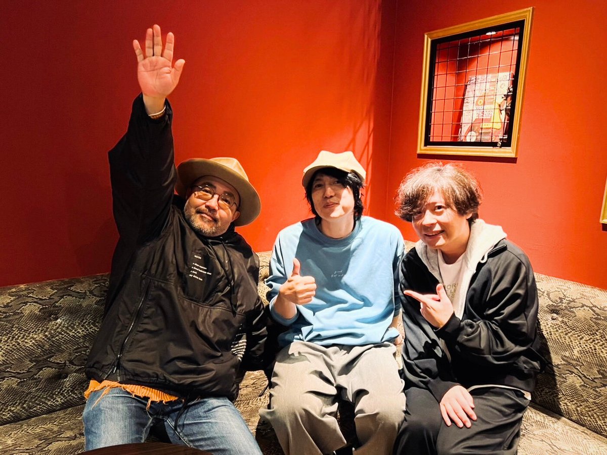 merengue_staff's tweet image. #初恋の嵐、ありがとうございました！

クボは以下の3曲を担当させて頂きました。

初恋に捧ぐ
Nothin'
涙の旅路

メレンゲは4月に東名阪ツアーも決まっておりますので、本日気になった方は是非こちらもチェックして下さい！

終演後、同じくゲストのおふたりと📸

#松本素生 #クボケンジ #中田裕二