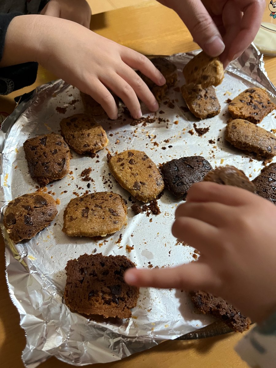 👨🏻ココアとバニラ
　2種類作ったの？すごい！
👩🏻残念！焦がしただけです！