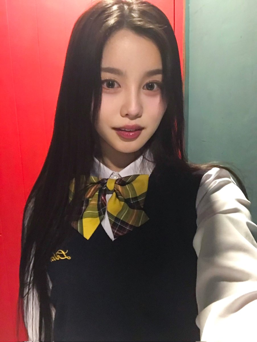 NAMYUJU_INA's tweet photo. 📷 | 260214 - Instagram Update

𝘎𝘳𝘢𝘥𝘶𝘢𝘵𝘪𝘰𝘯 𝘥𝘢𝘺 🎓

#YUJU #유주 #NAMYUJU #남유주 #HIIPE_Princess https://t.co/dRgRPRe8Z8