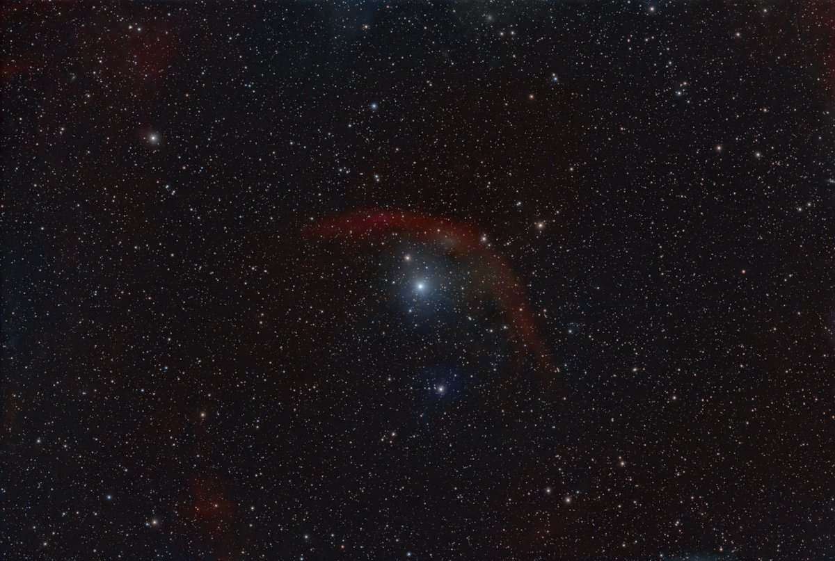 ohzak1's tweet photo. バウショック: 9 Cam きりん座α(アルファ)星 付近
L-eXtreme F2
300s x 135, gain120
総露光時間11時間15分
バウショックは弧状衝撃波とか弧状衝撃波面と訳される
#RASA8 https://t.co/HE3VMjDdAz