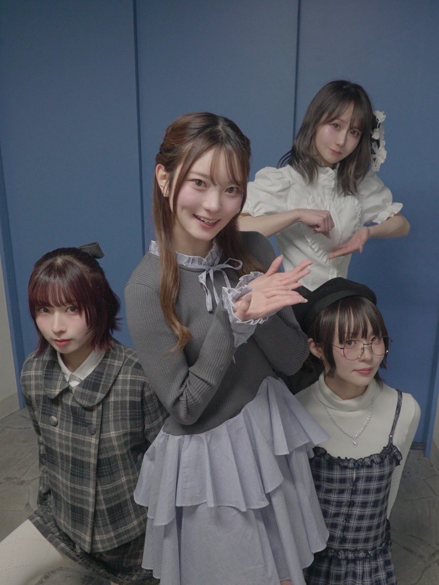 vividbird-official tweet media