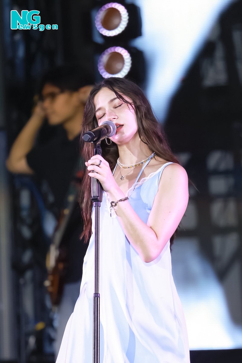 NGnewsgen's tweet photo. “วี วิโอเลต วอเทียร์” ร่วมเป็นส่วนหนึ่งในการเปิดแลนด์มาร์คใหม่ “วันชีจรรย์” ในงาน “WONDER ONE MUSIC FESTIVAL” ณ เขาชีจรรย์ พัทยา
#violettewautier
#WonderOneMusicFestival
#OneChiChan https://t.co/f2Y08oNPiH