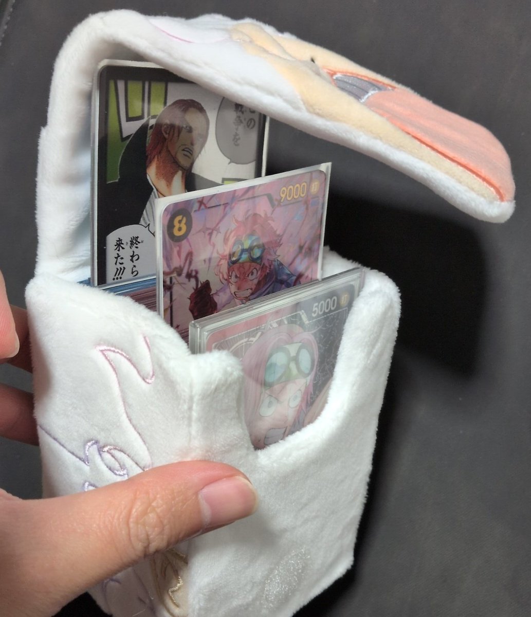 ワンピースカードゲームの一番くじのデッキケース入れてみました