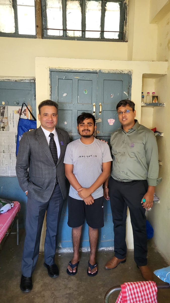 ipspankajnain's tweet image. Reconnected with friends &amp;amp; batchmates after 25 years at PEC reunion! 🕰️ Hostel rooms, old memories, laughter, and nostalgia - couldn't ask for more! 

 #PECReunion #Batchmates #Nostalgia