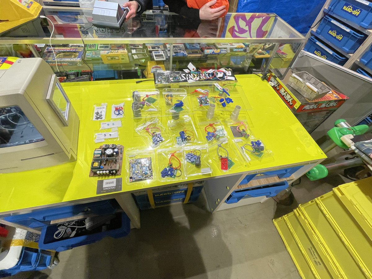 kamipallet's tweet photo. PARCO GAME CENTER行ってきました〜！これでもかってくらいゲームが詰め込まれてて凄かった‥！カイハツロンTを購入しました☺️ https://t.co/s8u2nazaAb