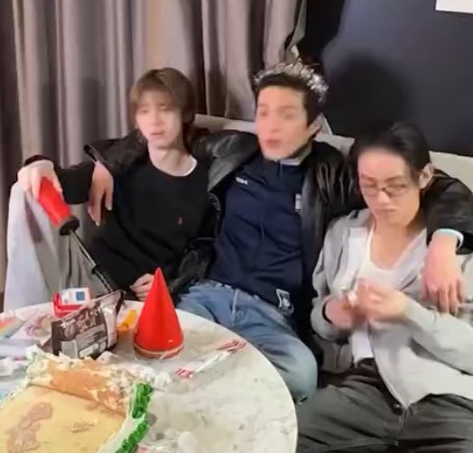 𝒋𝒖𝒋𝒖 tweet media