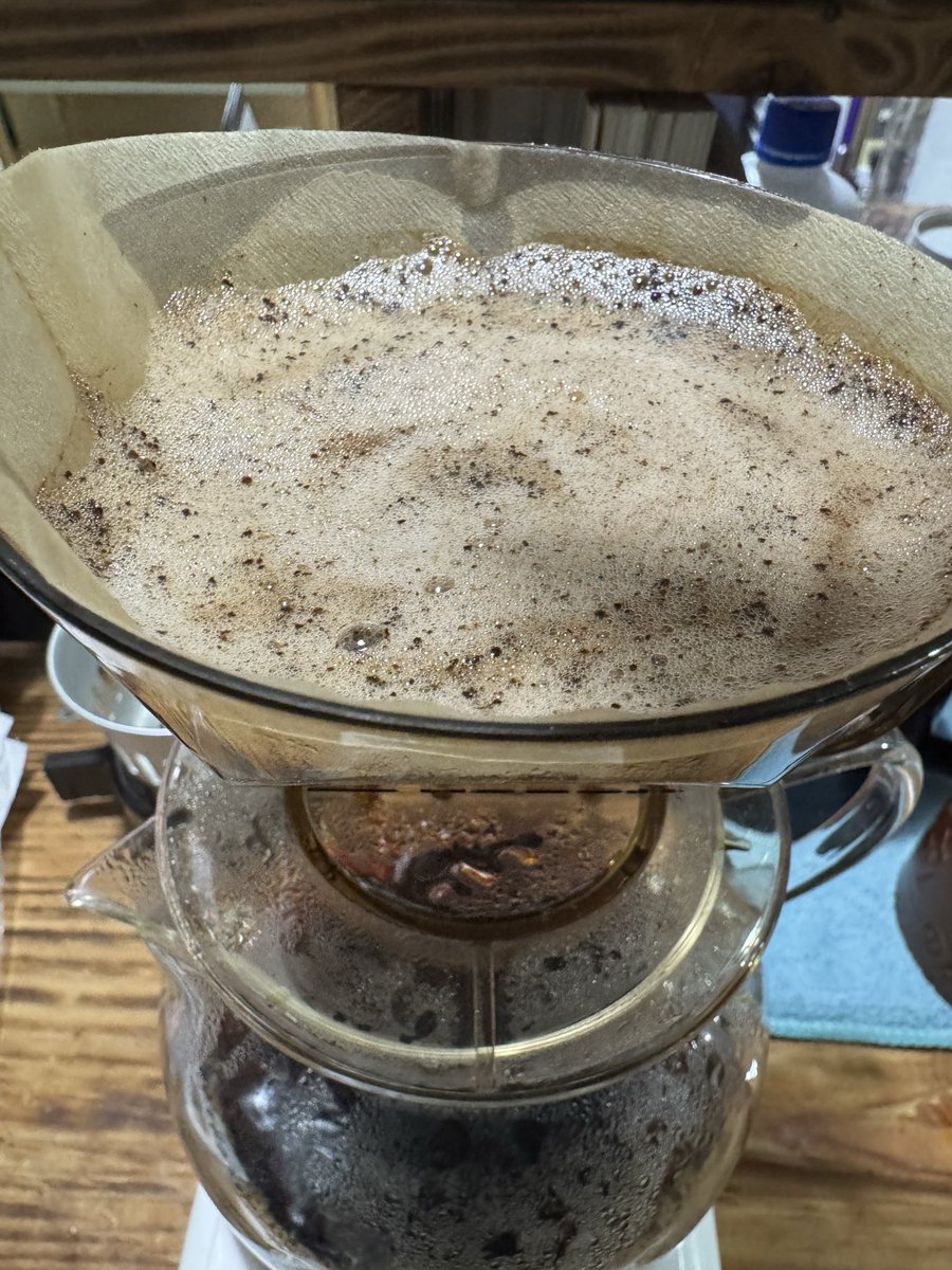 abocado_yusuke's tweet photo. 久しぶりにこんな時間にコーヒー淹れました。
豆ブレンドしました。

#コーヒー好きな人と繋がりたい 
#コーヒー
#珈琲 https://t.co/TqZI5wJLQR