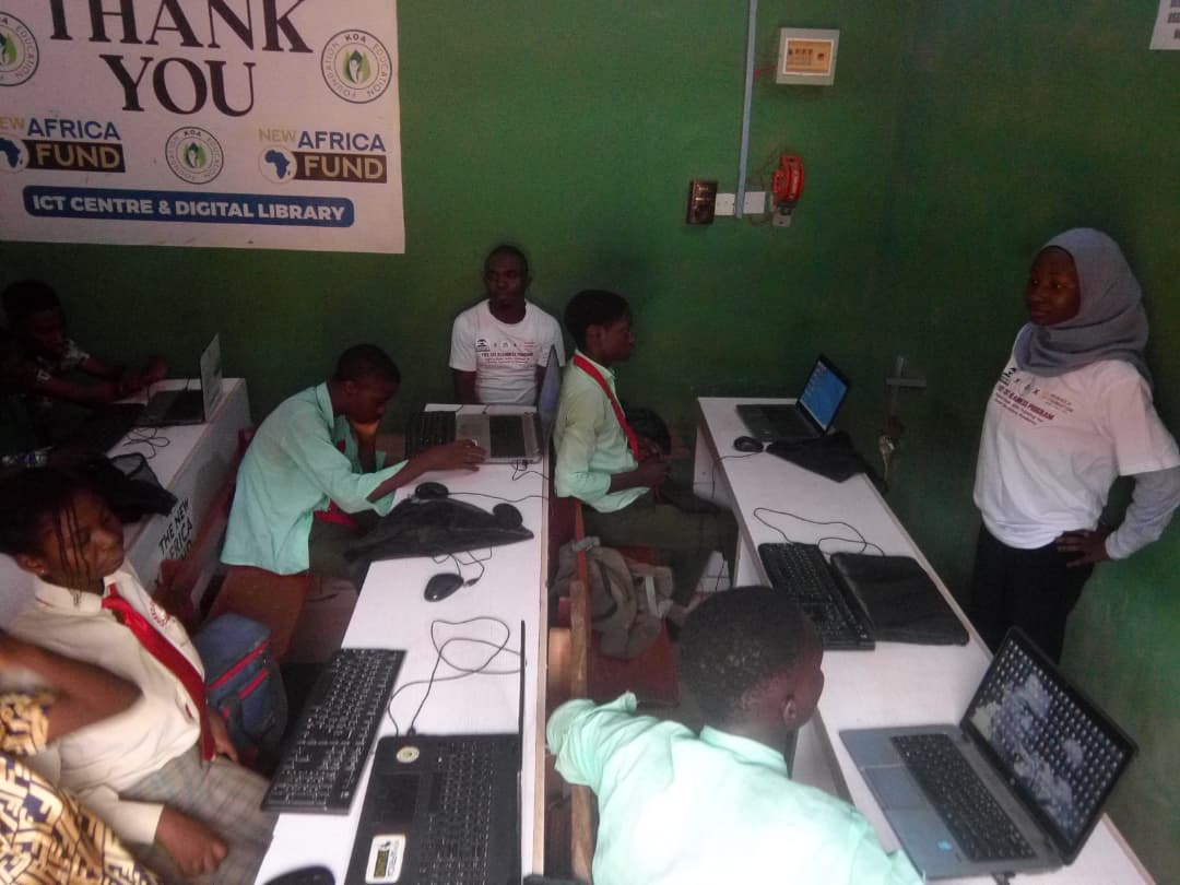 MisstybsEdu's tweet photo. Impact through collaboration: 3 NGOs came together to organise a free CBT Readiness Program for students in Giwa Oke-Aro vicinity. Overall close to 50 students have benefited from this Program. 
We look forward to more.
#CBTREADINESS #FreeTraining #MisstybsEducationalFoundation https://t.co/Se2dtxGiaJ
