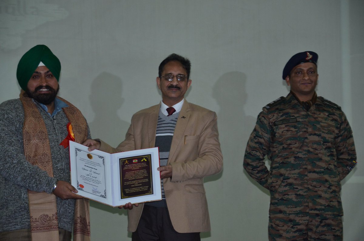 lovebaramulla's tweet photo. From education to sports, healthcare to entrepreneurship—Shaan-e-Varmul 2.0 honoured achievers shaping the future of North Kashmir.
#ShaanEVarmul2.0 #Baramulla #chinarcorps
#daggerdivision
#baramullabrigade
@adgpi @NorthernComd_IA https://t.co/RJpVKUqbjF