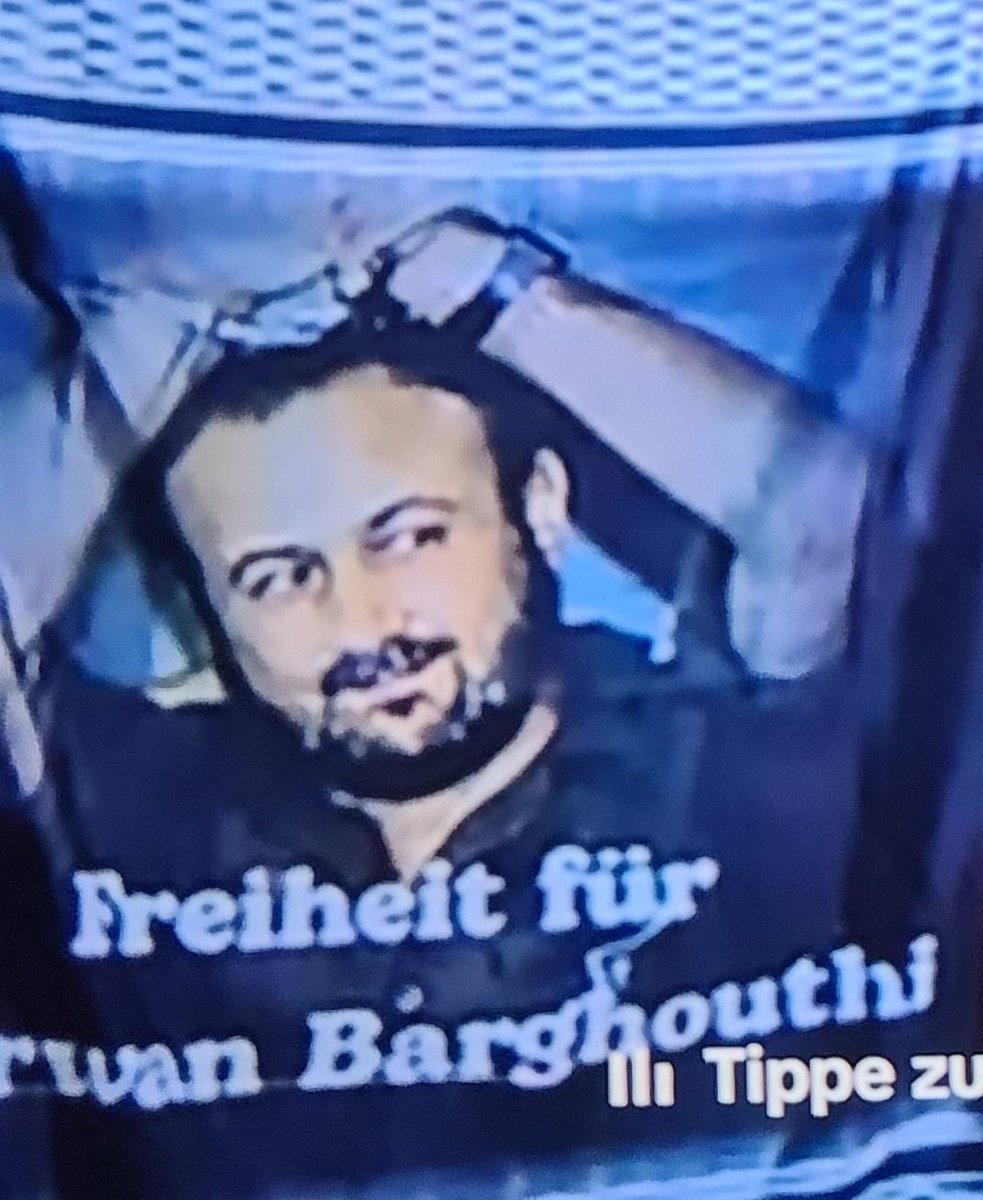 HoolauHoop1234's tweet photo. 3/5
Desweiteren
Marwan Barghouti
2002 wurde Barghouti von Israel verhaftet und wegen Mordes im Zusammenhang mit Anschlägen der Al-Aqsa-Märtyrerbrigaden, dem bewaffneten Arm der Fatah-Bewegung, zu fünfmal lebenslänglich verurteilt. https://t.co/4CYTPkPFlE