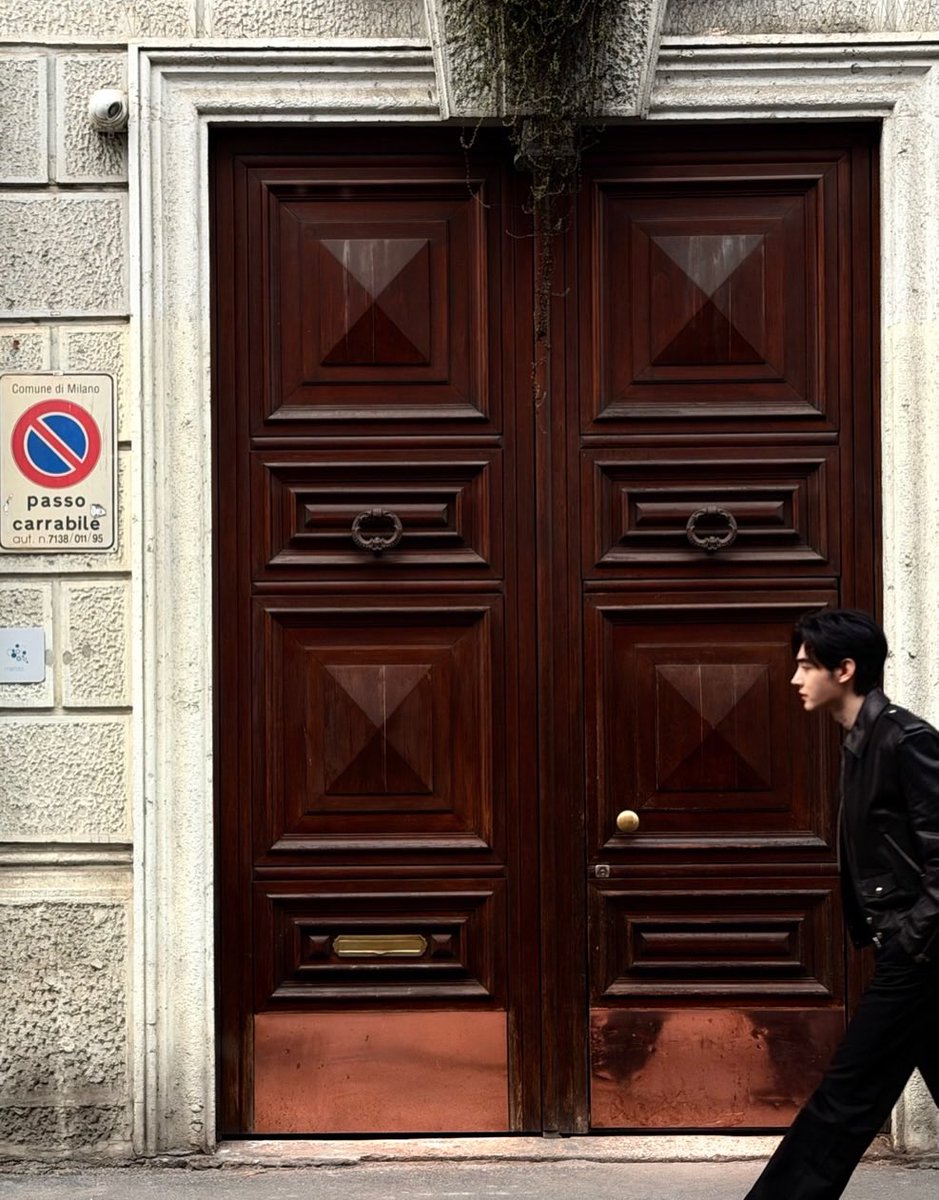 hoons's tweet image. A love affair with the City of Passion.