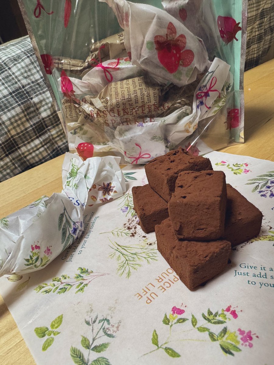 abocado_yusuke's tweet photo. バレンタインなので生チョコ作ってみたので、これをお供にコーヒーをいただきます

#コーヒー好きな人と繋がりたい 
#コーヒータイム
#コーヒー
#バレンタインデー 
#チョコ https://t.co/ShnPfWU4QV