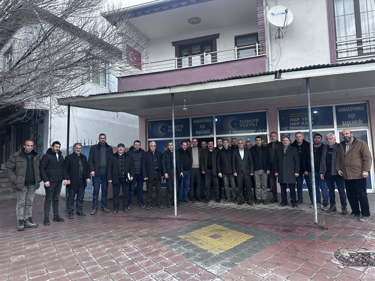 ilce76's tweet photo. AK Parti Karakoyunlu İlçe Başkanımız Sn. Sönmez Polat Başkanlığında,Karakoyunlu İlçemize bağlı Köy ve mahalle muhtarlarımızla gerçekleştirdiğimiz toplantıda, köylerimizin ve mahallelerimizin talep ve beklentilerini ele alarak çözüm noktasında görüş alışverişinde bulundular. https://t.co/oRrF3bFC2l