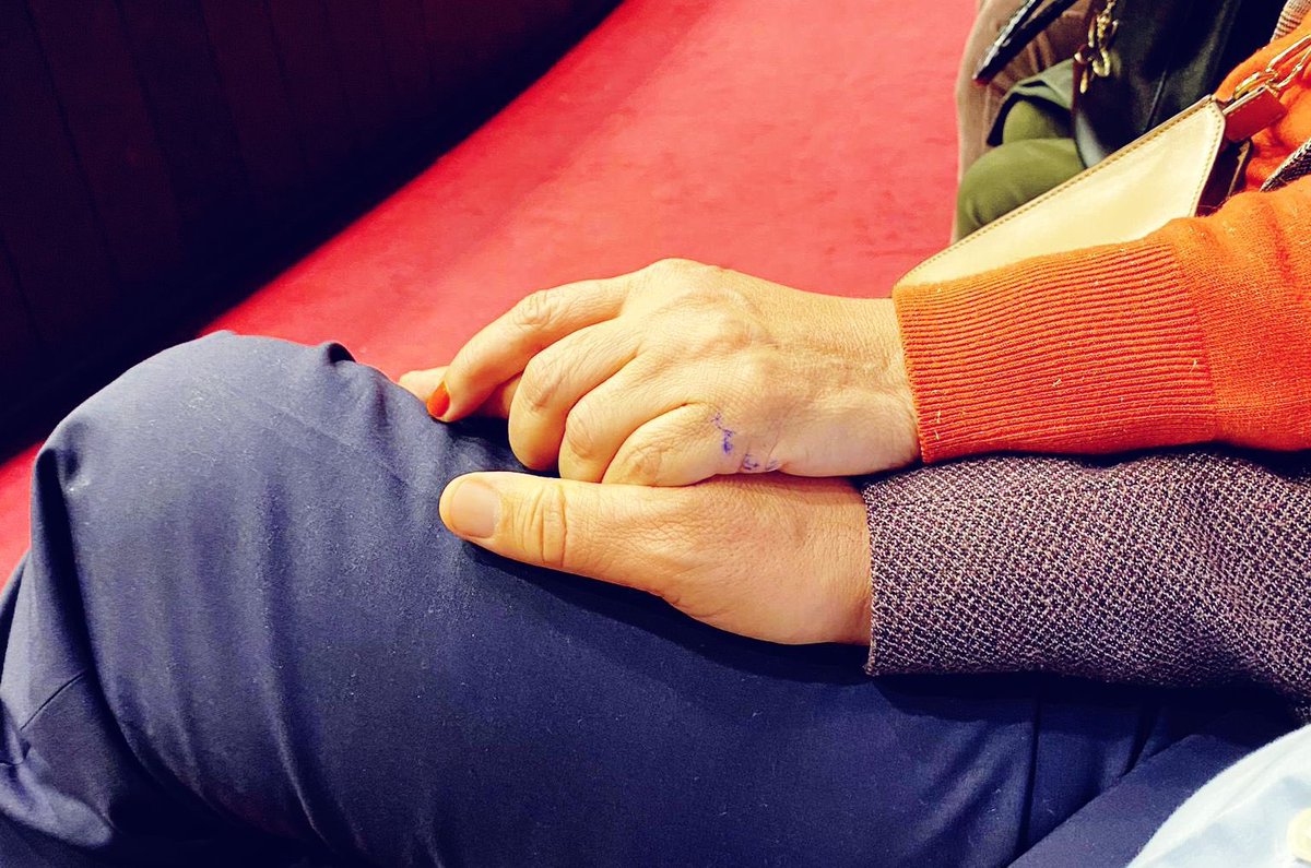 Ellerimiz bir ömür boyu hiç ayrılmasın.