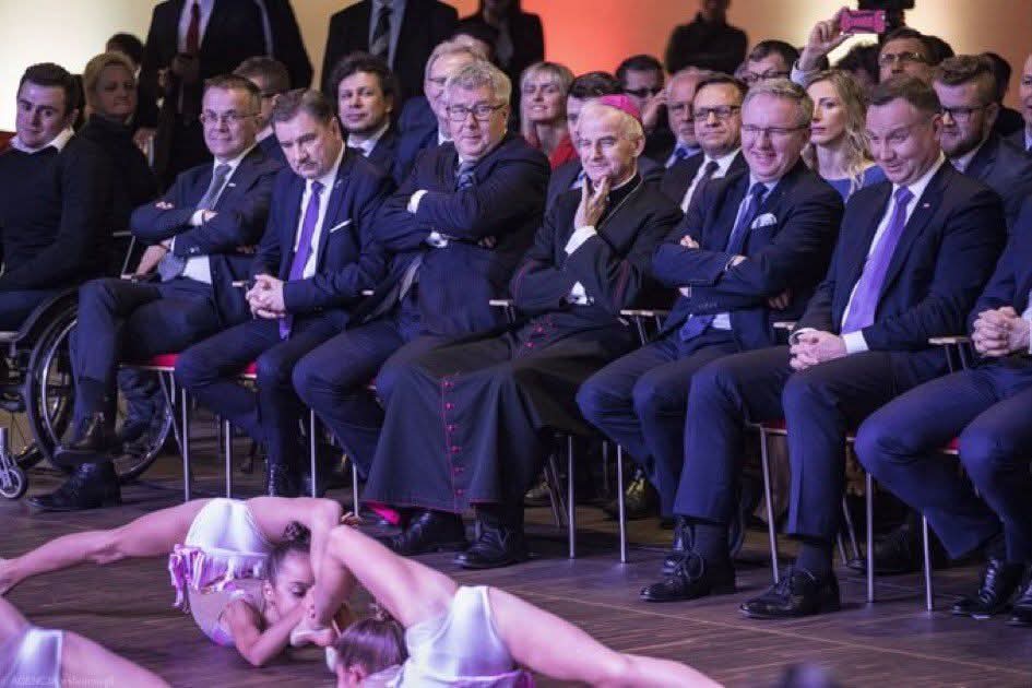 Neyse ki Jeffrey Epstein'le tokalaşan, bale yapan çocukları röntgenleyen sapıklar Diyanet İşleri Başkanlığında çalışmıyor !