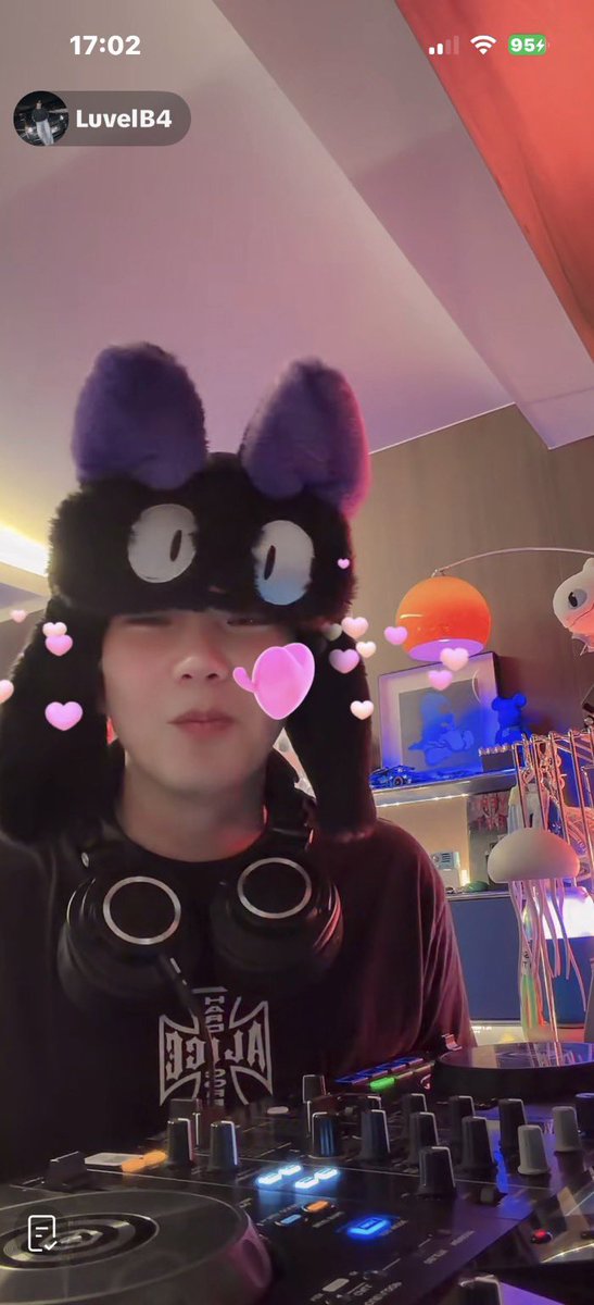 Just seeing Biu smile makes me happy 🥰💖💙 

VALENTINE DAY WITH BIU
#BuildStoleMyHeart 
<a href="/JakeB4rever/">BIU.</a>