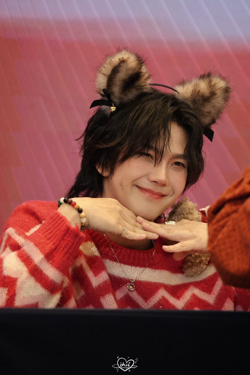 You are my favorite part of my everyday &amp; reason of smile &amp; laughter~ Thank you for being our sunshine, Biu💙🫶🏻
Luve you~♡

VALENTINE DAY WITH BIU
#BuildStoleMyHeart 
<a href="/JakeB4rever/">BIU.</a>