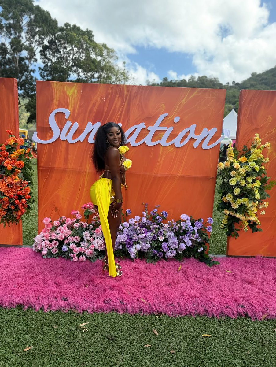 beautycarib's tweet photo. The sun was out but I brought the shine ✨
#trinidadcarnival #fyp #explorepage✨ #viral #sunnation https://t.co/n1kKkckpfO
