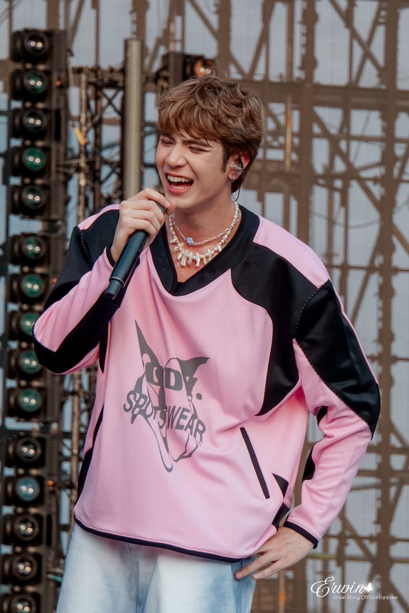 สดใสที่สุดเลยวันนี้ 😝 <a href="/Erwin_pennors/">Erwin_Pennors</a> 

#WonderOneMusicFestivalxATLAS
#WonderOneMusicFestival 
#ErwinATLAS #ATLAS_TH #ATLASth