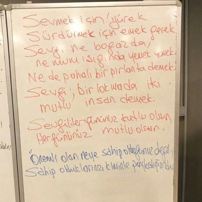 Şenol Güneş’in sevgililer günü için
soyunma odası tahtasındaki yazısı;