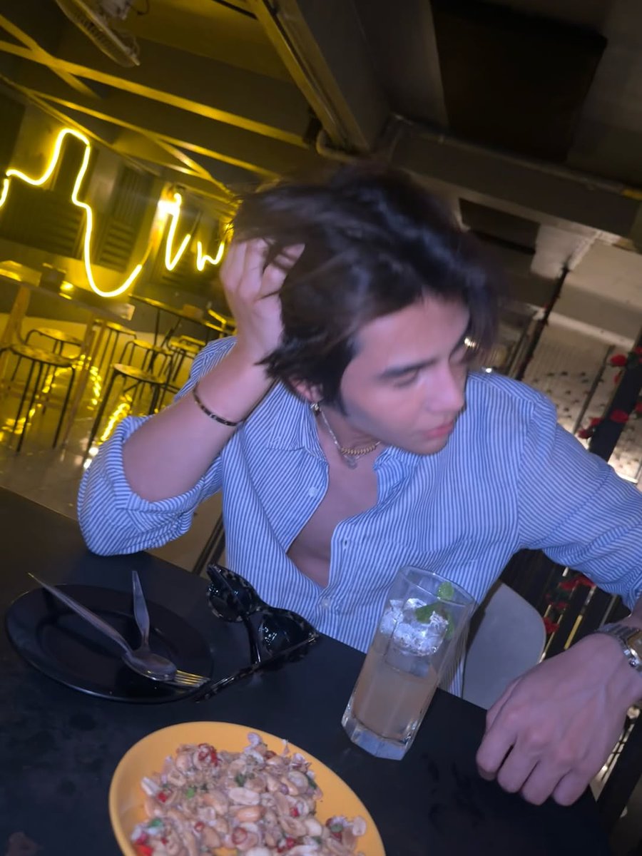 jeffsaturbrasil's tweet image. Happy Valentine de #JeffSatur. 🌹

"posso te chamar de meu/minha valentine?"

#HappyValentinesDay #Saturdayss
(Imagens/Reprodução: jeffsatur)