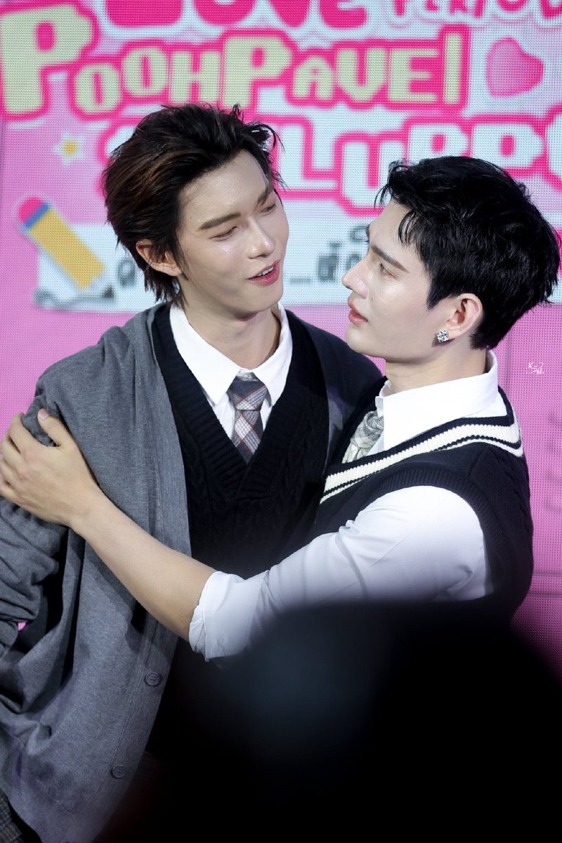 he24924's tweet image. Pooh and Pavel share sweet laughter that makes the day wonderful.

PPVSP JULAHERB VALENTINE DAY

#JHXPPSPLovePeriod