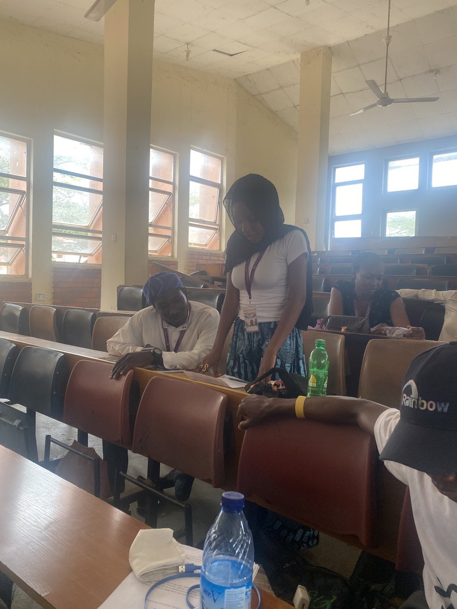 🚨HAPPENING INSIDE THE SENATE 

The Chairperson, Committee of Academic Support and Elightment Senator Marryanne, formally presenting the committee’s report before the sitting.