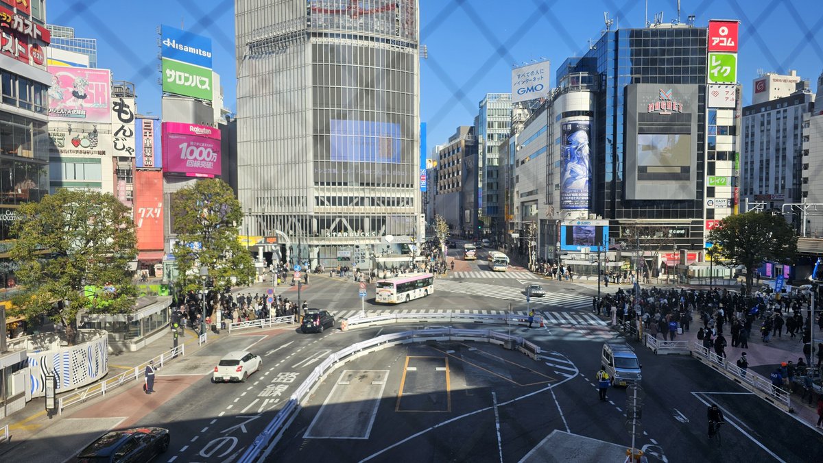 MORGEN! STREAM! AUS TOKYO!

Am Sonntag um 12 Uhr Mittag deutscher Zeit werden <a href="/owu_ru/">Owuru🍋🐸🐶 | 🍋 New Model Debüt 22.02.2026 🍋</a> und ich für euch streamen.

Geplant ist ein kleiner Walk durch Shibuya bei Nacht und ein bisschen 7-Eleven Snacks snacken.

Hier: twitch.tv/kenichi_rei