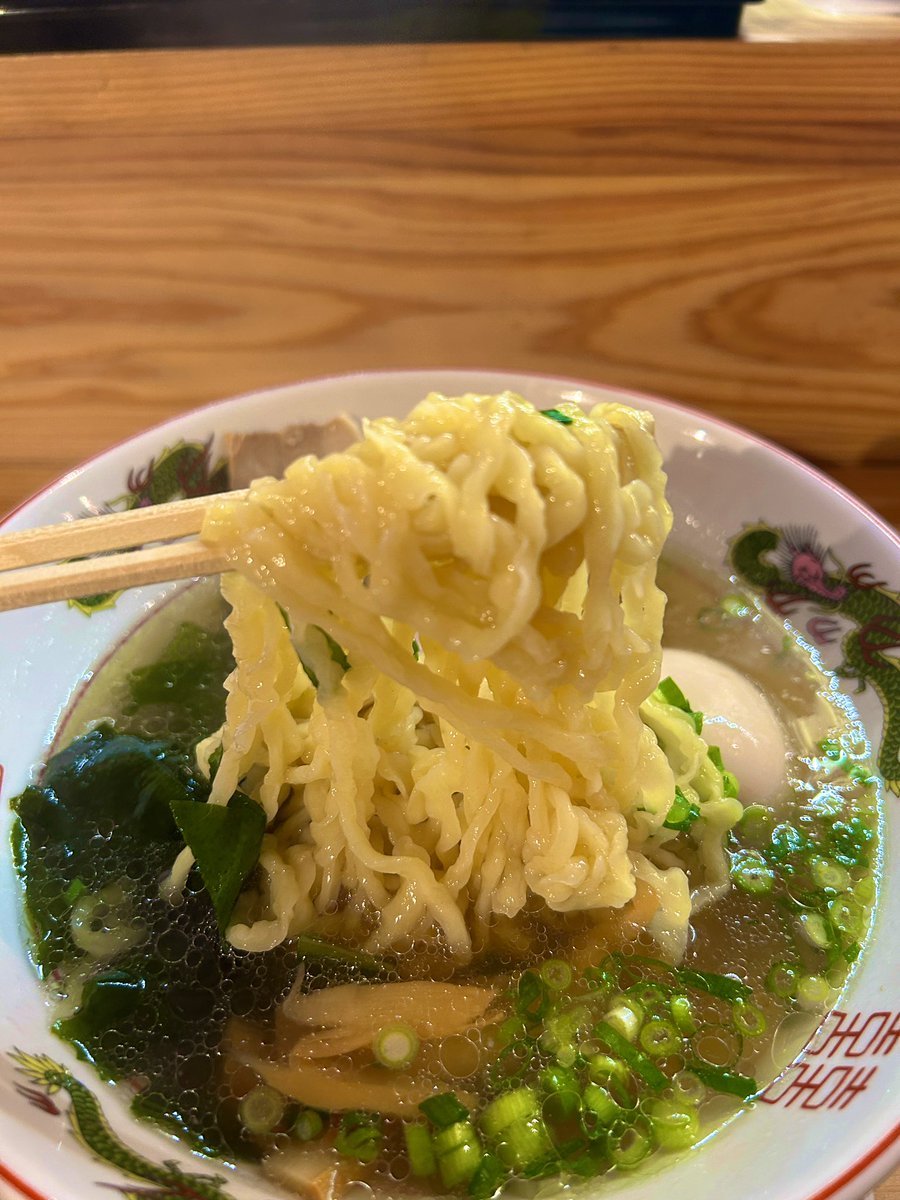 所沢三芳
『屋台ラーメン提灯』

多加水の手揉み麺がものすごく美味しい！
工務店って書いてるけど何をされてる方なんだろう。
