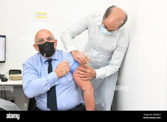 Breaking:Nadhim Zahawi inoculated after passing man in street who might have been working class.