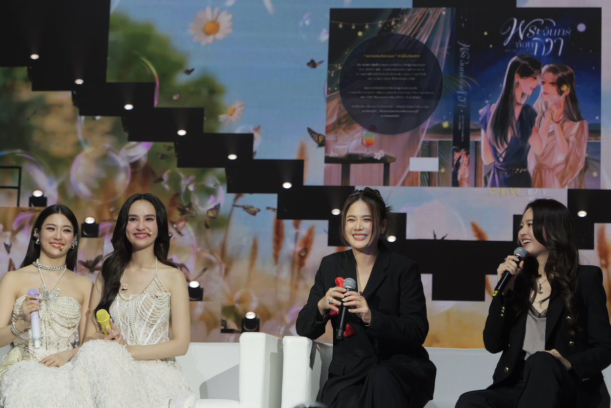 ยินดีต้อนรับ อลิน และ ฮันนี่ นะคะ 🌙

GINJAY HEART TO ALKEY
#GinnyJaynaFirstFanconTH
#GinJay #จินเจ